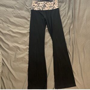 Victoria Sport Yoga Pants with Patterned Waistband